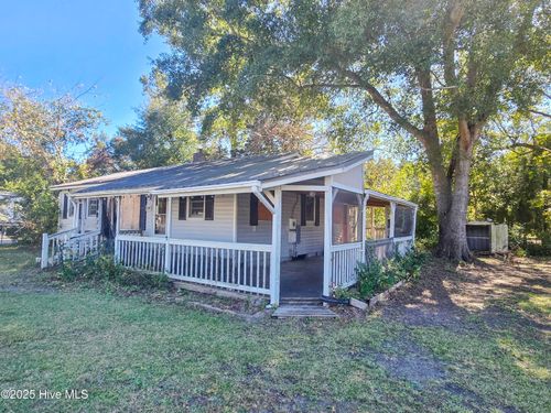 214 James Arthur Ave, New Bern, NC, 28560-8913 | Card Image