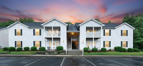 2d-5805 Battery Dr, Greensboro, NC, 27409-3099 | Card Image