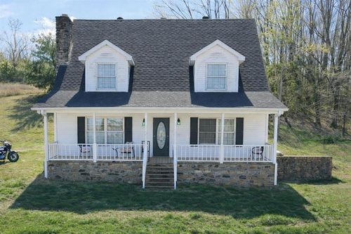 2029 Freetown Emberton Rd, Gamaliel, KY, 42140-9318 | Card Image