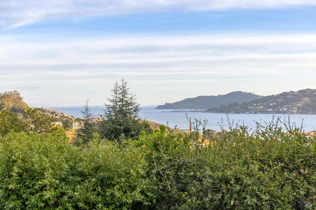 325 Via La Cumbre, House other with 3 bedrooms, 4 bathrooms and 4 parking in Greenbrae CA | Image 5