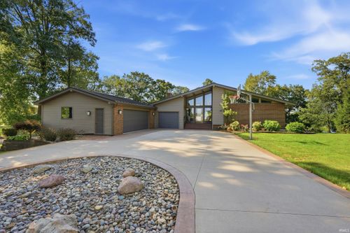 1420 E Lake Bluff Dr, Kendallville, IN, 46755-2728 | Card Image