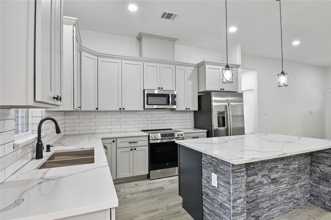 160 Jackson Rd, House other with 3 bedrooms, 2 bathrooms and 2 parking in Coldspring TX | Image 5