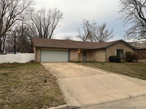 649 S Maywood Drive, Claremore, OK, 74017 | Card Image