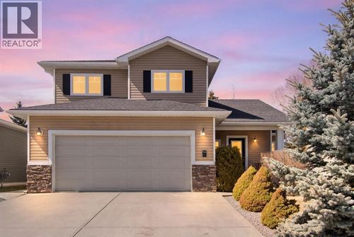 786 Stonehaven Dr, Carstairs, AB, T0M0N0 | Card Image