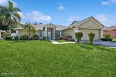 171 Chestnut Avenue Ne, House other with 3 bedrooms, 2 bathrooms and null parking in Palm Bay FL | Image 1