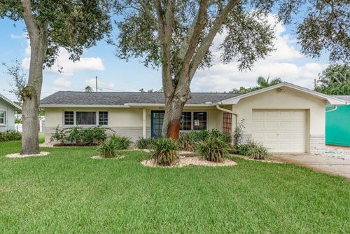 2013 Princeton Ave, DUNEDIN, FL, 34698-2638 | Card Image