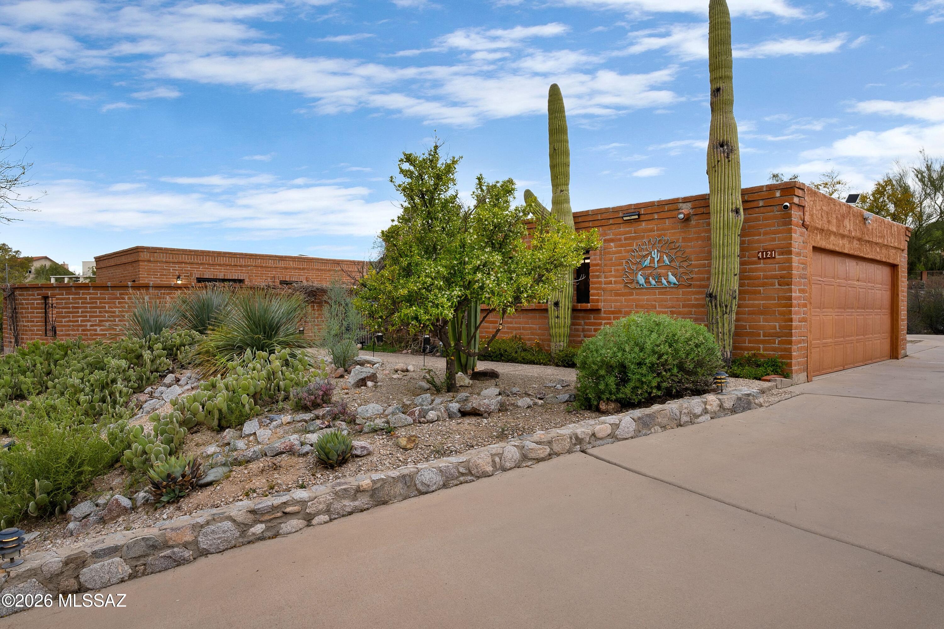 4121 N Vía Nueva, For Sale in Tucson - eXp Realty