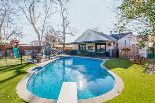 4216 Lovell Ave, Fort Worth, TX, 76107-5528 | Card Image
