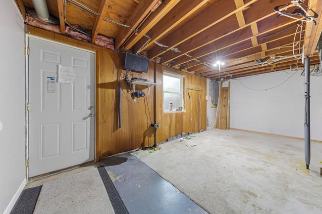 Back Lower Entry | Image 25