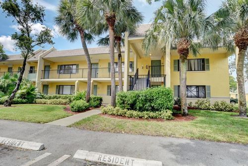 1722-1722 Meadows Cir W, Boynton Beach, FL, 33436-9229 | Card Image