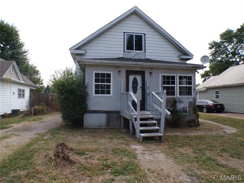 709 1st St, Gillespie, IL, 62033-2008 | Card Image