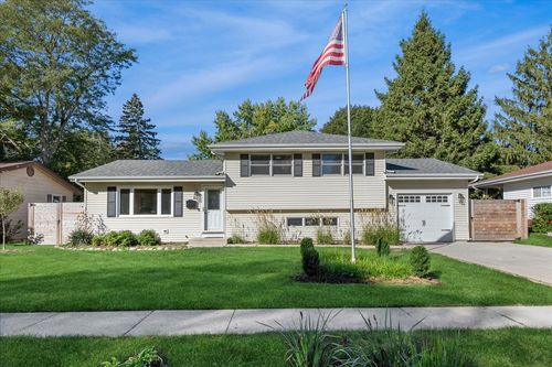 208 S River Rd, Fox River Grove, IL, 60021-1442 | Card Image