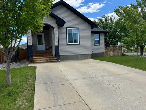 3 Aberdeen Rd W, Lethbridge, AB, T1J4Y5 | Card Image