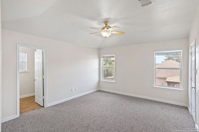 8607 Cheyenne Blf, House other with 4 bedrooms, 2 bathrooms and null parking in Converse TX | Image 8