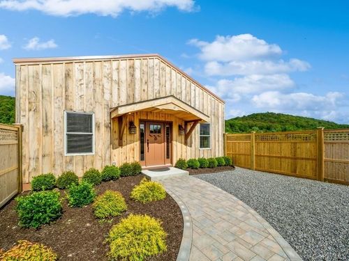 101 Duncan Rd, Lagrangeville, NY, 12540-5844 | Card Image