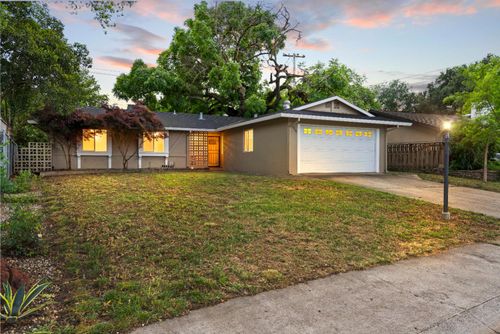 10758 Oakton Way, Rancho Cordova, CA, 95670 | Card Image