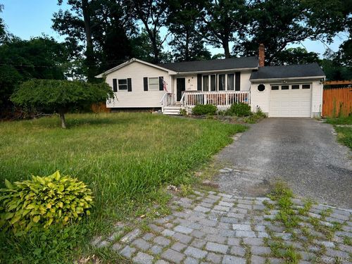 229 Mill Rd, Holbrook, NY, 11741-1020 | Card Image