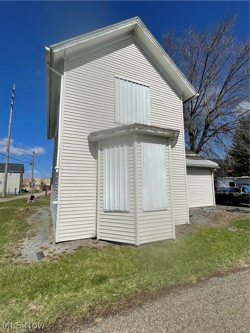 1107 Market Ave S, Canton, OH, 44707-3911 | Card Image