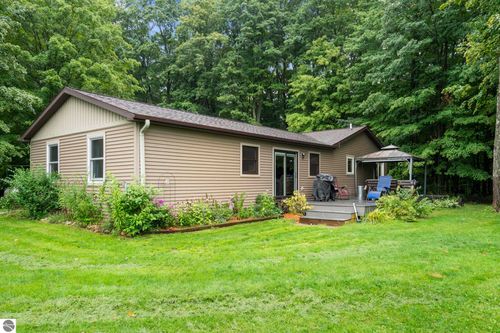5275 Pierce Rd, Kingsley, MI, 49649-9606 | Card Image