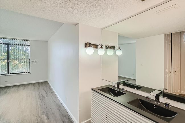 APT-2L - 3760 Inverrary Dr, Condo with 2 bedrooms, 2 bathrooms and null parking in LAUDERHILL FL | Image 11