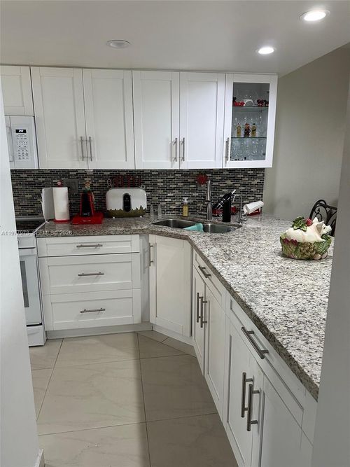 2385-a-2385 W 69th St, Hialeah, FL, 33016 | Card Image