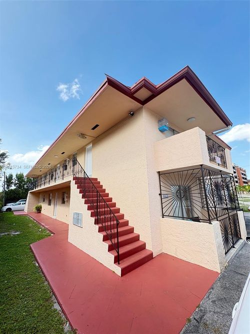 5-6373 Sw 8th St, West Miami, FL, 33144-4840 | Card Image