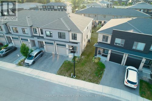 11 Shedrow Place, Kitchener, ON, N2R0R8 | Card Image