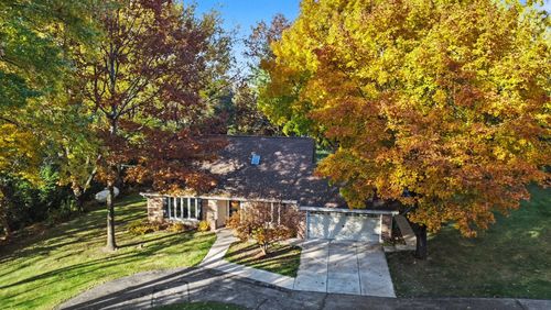 S4W32766 Government Hill Rd, Delafield, WI, 53018-3141 | Card Image