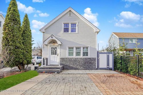 110 Yetman Ave, Staten Island, NY, 10307-1233 | Card Image