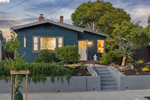 3050 California St, Oakland, CA, 94602-3908 | Card Image
