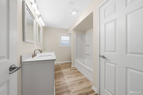 15118 Hillside Ave, Oak Forest, IL, 60452-1924 | Card Image