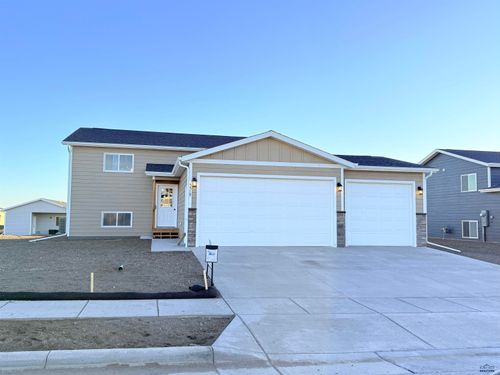 5519 Traverse Dr, Rapid City, SD, 57703 | Card Image