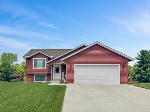 1628 Hazeltine Dr, Eau Claire, WI, 54703-4427 | Card Image