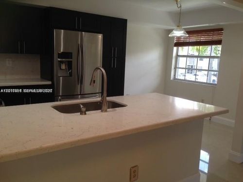 202-19-451 Ne 210th Circle Ter, Miami, FL, 33179-1814 | Card Image