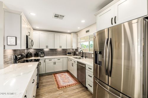 13815 N Cameo Dr, Sun City, AZ, 85351-2901 | Card Image
