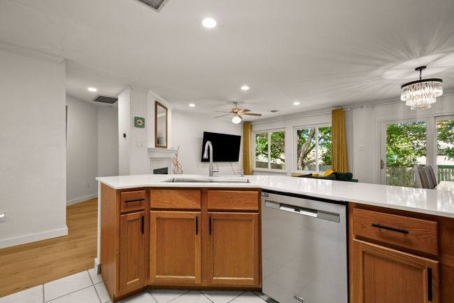 12330 Shropshire Blvd, House other with 3 bedrooms, 2 bathrooms and 4 parking in Austin TX | Image 7