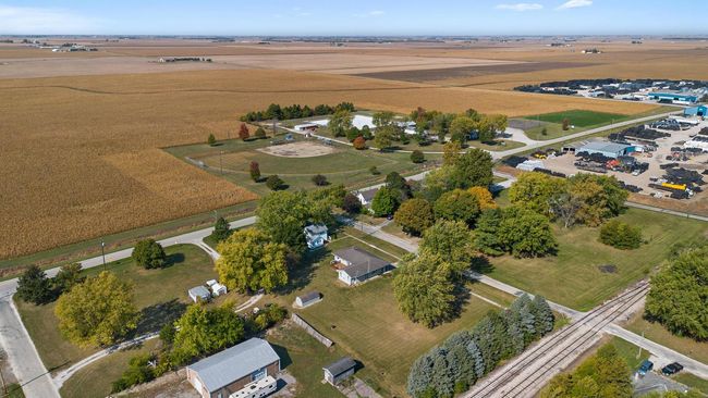 107 E Hickory St, House other with 2 bedrooms, 1 bathrooms and 2 parking in Chatsworth IL | Image 42