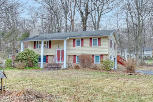 37 Walden Dr, Mountain Top, PA, 18707-2244 | Card Image