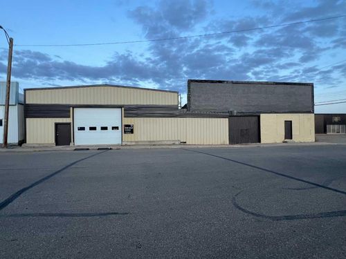 {{alt}} | Card Image