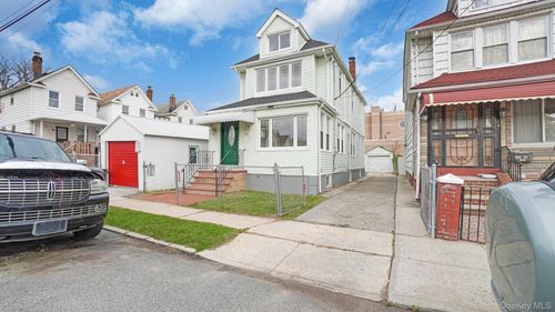 11611 148th St, Jamaica, NY, 11436-1322 | Card Image