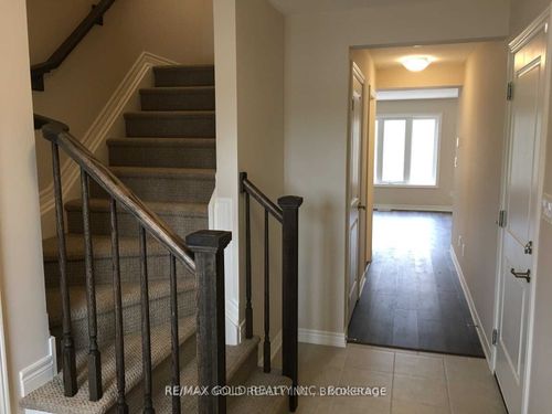 36 Damude Ave, Thorold, ON, L2V0G6 | Card Image