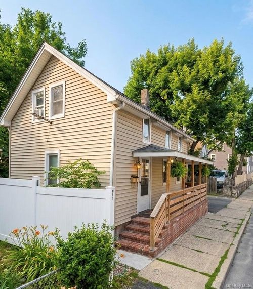 21 Center St, Highland Fls, NY, 10928-1807 | Card Image