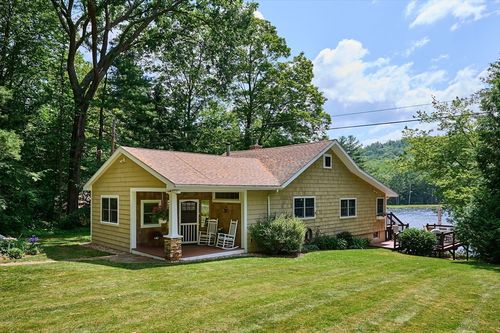 29 Pine Island Lake Rd, Easthampton, MA, 01027 | Card Image