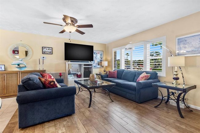 10448 Hetrick Cir W, House other with 3 bedrooms, 2 bathrooms and null parking in Largo FL | Image 4