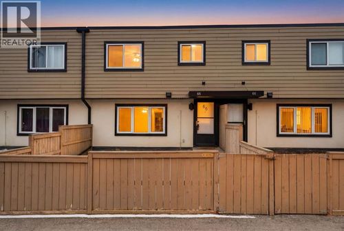 3809 45 St Sw, Calgary, AB, T3E3H4 | Card Image