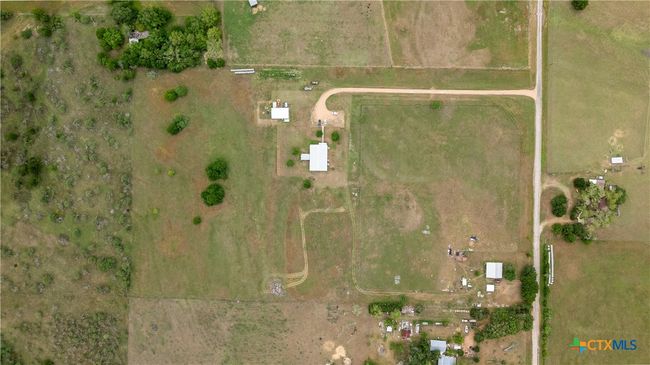 592 Dagg Rd, Home with 1 bedrooms, 2 bathrooms and null parking in Yoakum TX | Image 29