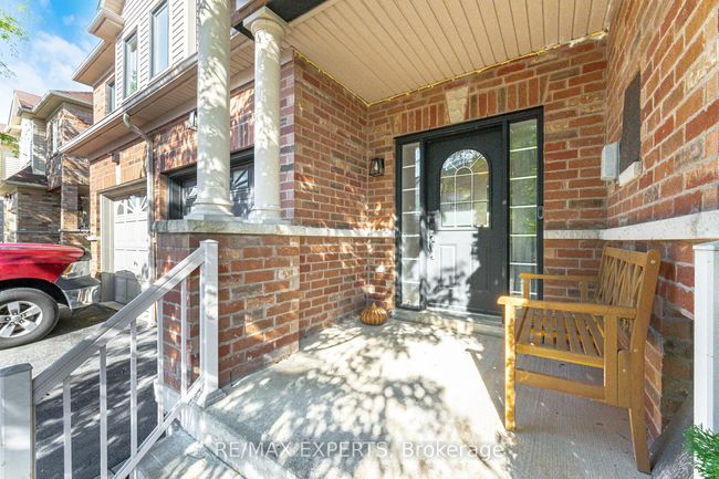 29 Delight Way, House attached with 3 bedrooms, 3 bathrooms and 1 parking in Whitby ON | Image 4