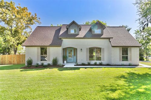 257 Briarcreek St, Richwood, TX, 77531-2201 | Card Image
