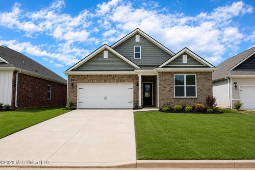 81 Powell Pl, Byhalia, MS, 38611-7891 | Card Image
