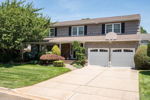 15 Huber Ct, Rockville Centre, NY, 11570-1512 | Card Image
